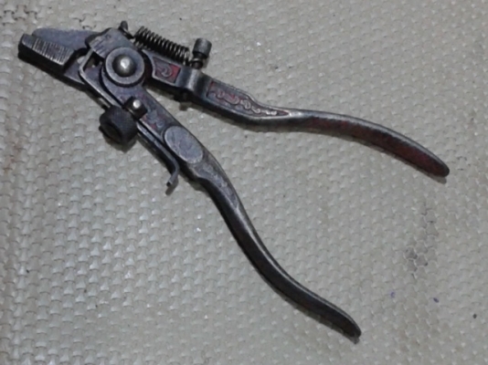 คัดคลองเลื่อย