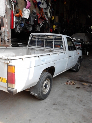 NISSAN BIG M  ตอนเดียว ปี1996  กะบะกว้างขวางยาว TEL.081-427-3941