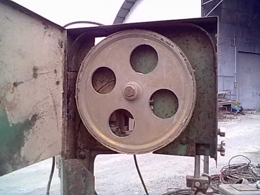 เครื่องเลื่อยสายพาน