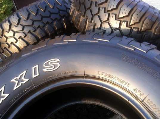 ขายยาง Mud Maxxis Bighorn MT762 ขนาด 285 75 R16 ปี12 สวยๆ