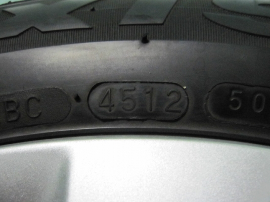 ขายล้อแม็กพร้อมยางป้ายแดง NISSAN MARCH ขอบ 15 ขายล้อแม็กพร้อมยางป้ายแดง NISSAN MARCH ขอบ 15