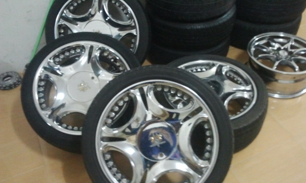 GESTALA VIROUGE 17X7 ET38 4/100-114 มาไกลเบิกใหม่ชุดนี้ สี่หมื่นนิดๆครับ...แต่หมด..ยาง205-45-17 โยโก