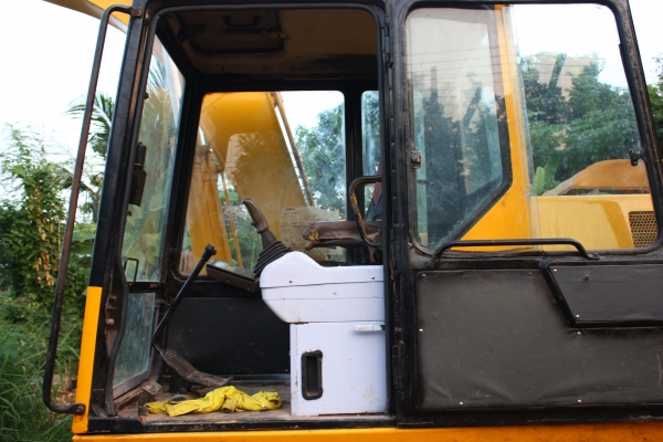 ขาย komatsu pc120-5 ราคา 800,000 ขาย komatsu pc120-5 ราคา 800,000