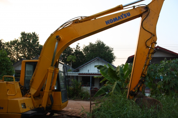 ขาย komatsu pc120-5 ราคา 800,000 ขาย komatsu pc120-5 ราคา 800,000