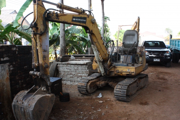 ขาย Komatsu PC30 ราคา 170,000