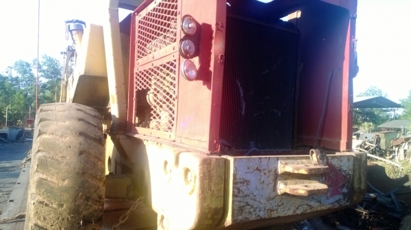 มี3คัน..ขายเหมาหรือแยก..CAT916และ910F รถตักล้อยาง รถใช้งานได้ทุกคัน เดิมๆสีเดิม รถโรงเลื่อย...