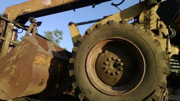 มี3คัน..ขายเหมาหรือแยก..CAT916และ910F รถตักล้อยาง รถใช้งานได้ทุกคัน เดิมๆสีเดิม รถโรงเลื่อย...