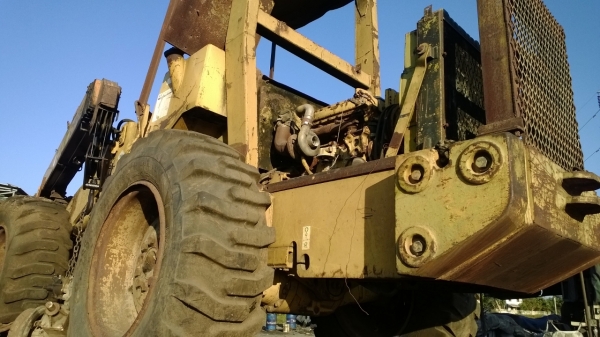 มี3คัน..ขายเหมาหรือแยก..CAT916และ910F รถตักล้อยาง รถใช้งานได้ทุกคัน เดิมๆสีเดิม รถโรงเลื่อย...