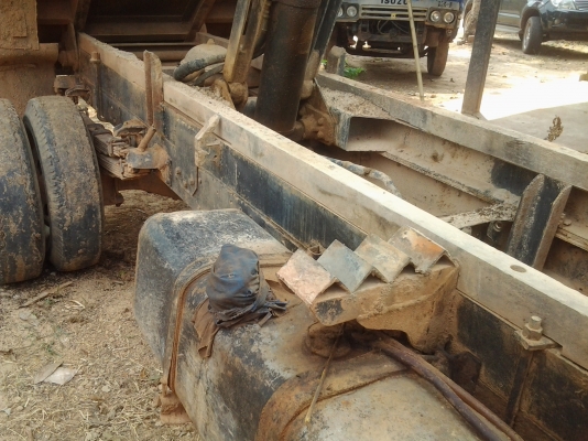 ISUZU KSเครื่อง 110ดั้ม6ล้อ ISUZU KSเครื่อง 110ดั้ม6ล้อ