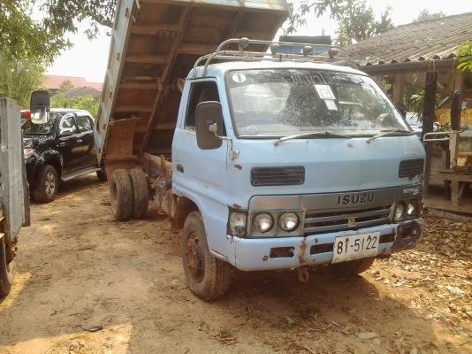 ISUZU   KSเครื่อง 110ดั้ม6ล้อ