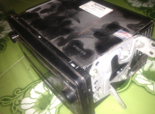 เครื่องเล่น วิทยุ ซีดี คู่ตัวแท้ วีโก้ ปี 2010ถึง 12 สภาพใหม่ ใช้ไม่ถึงเดือนสักเครื่อง  ขายถูกๆ เพียงชุดละ 1990บาท มี 29 เครื่องเท่านั้น 5 ชุดขึ้นไป ลดพิเศษอีก เหมาหมด มีราคาสุดๆพิเศษ อีกด้วย แถมยังมีสิทธิ์ ในการซื้ออะไหล่ วีโก้อื่นๆ ในราคา 30 \% ในมุลค่าร