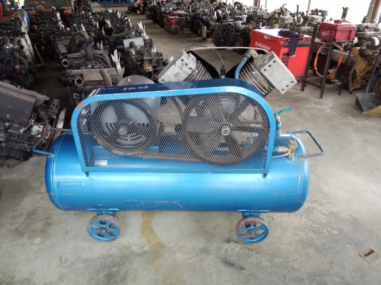 ขายปั้มลมเก่าญี่ปุ่น ยี่ห้อ iwata ขนาด 10แรงม้า ไฟ380 vสภาพสวยมากพร้อมใช้งานทันที