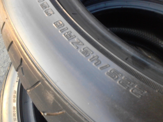 225/45R18 DUNLOP SP SPORT LM703  มี 2 เส้น  TEL.081-427-3941