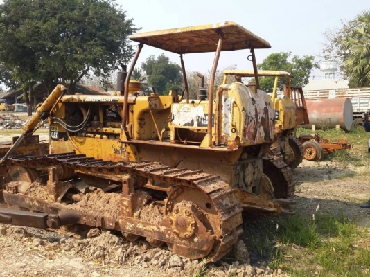 ขายรถแทรกเตอร์ CAT D5D เกียร์ตัด ฝาบางและฝาหนา มี2 คัน ตีนไก่ เล่มทะเบียน ราคาขายคู้ 800000 ต่อรอง