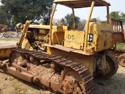 ขายรถแทรกเตอร์ CAT D5D เกียร์ตัด ฝาบางและฝาหนา มี2 คัน ตีนไก่ เล่มทะเบียน ราคาขายคู้ 800000 ต่อรอง