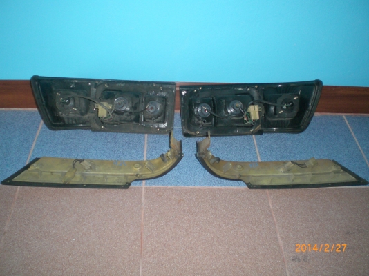 ไฟท้าย-ไฟเลี้ยว toyota corona st151 ตู้เย็น ของแท้ ทั้งชุด1000บาท