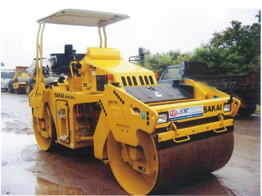 รถบดถนนสั่นสะเทือนล้อเหล็กคู่ SAKAI รุ่น SW652H-1K