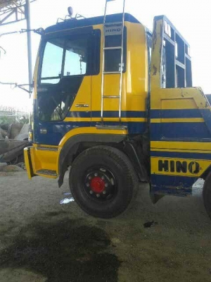 ขายรถเทเลอร์ 12 ล้อ 2 เพลา บรรทุกแบคโฺฮ HINO PROFIA  K13 ( 330 แรง ) รถสวยมากๆ รีบจองด่วน
