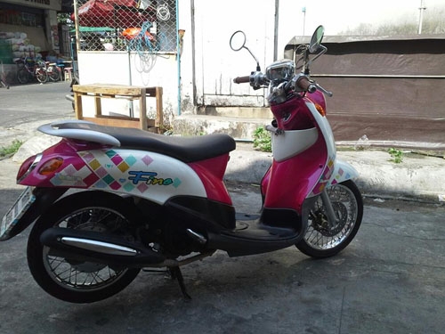 Fino ปี 54 สีครีม ชมพู รถสวยมาก ชุดสีสด เครื่องเดิม แน่นๆ ทดลองขับได้ทุกวัน ไม่ซื้อ ไม่ว่ากัน