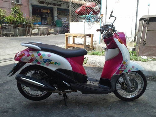 Fino ปี 54 สีครีม ชมพู รถสวยมาก ชุดสีสด เครื่องเดิม แน่นๆ ทดลองขับได้ทุกวัน ไม่ซื้อ ไม่ว่ากัน