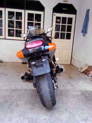 ธารนนทบุรี//ขาย kawasaki zzr1100 ปี96 สวยๆระบบไฟสมบูรณ์ ราคา87,000บาท อินวอยท์แท้+พ.ร.บ