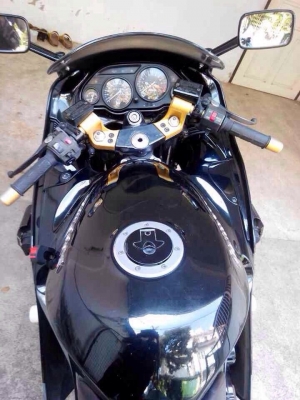 ธารนนทบุรี//ขาย kawasaki zzr1100 ปี96 สวยๆระบบไฟสมบูรณ์ ราคา87,000บาท อินวอยท์แท้+พ.ร.บ