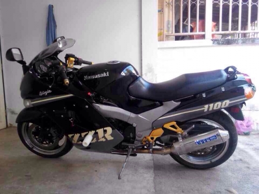 ธารนนทบุรี//ขาย kawasaki zzr1100 ปี96 สวยๆระบบไฟสมบูรณ์ ราคา87,000บาท อินวอยท์แท้+พ.ร.บ