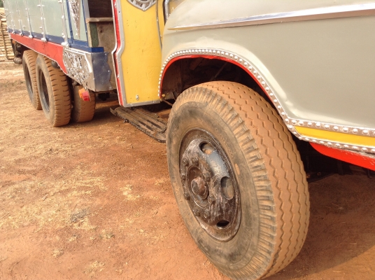 ขาย 10 ล้อหัวยาว 2 เพลาใหญ่ เครื่อง EH700 168 แรงม้า เกียร์ HO ช่วงล่าง UD สโลว์เกียร์กลาง คานหน้าใหญ่ เบรคลมดัน คัสซีสวยตลอดเส้น ทะเบียนพร้อมโอนครับ