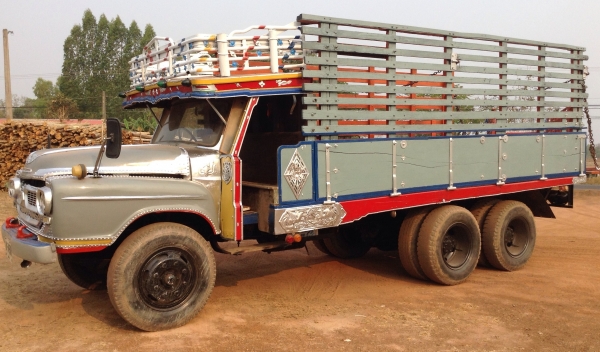 ขาย 10 ล้อหัวยาว 2 เพลาใหญ่ เครื่อง EH700 168 แรงม้า เกียร์ HO ช่วงล่าง UD สโลว์เกียร์กลาง คานหน้าใหญ่ เบรคลมดัน คัสซีสวยตลอดเส้น ทะเบียนพร้อมโอนครับ