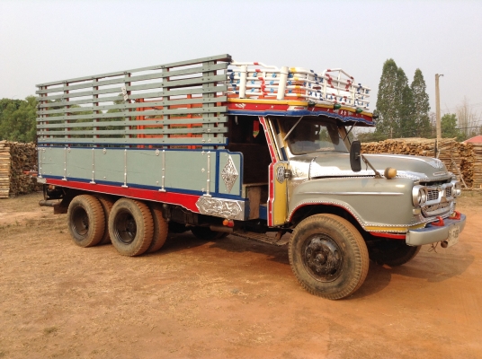 ขาย 10 ล้อหัวยาว 2 เพลาใหญ่ เครื่อง EH700 168 แรงม้า เกียร์ HO ช่วงล่าง UD สโลว์เกียร์กลาง คานหน้าใหญ่ เบรคลมดัน คัสซีสวยตลอดเส้น ทะเบียนพร้อมโอนครับ