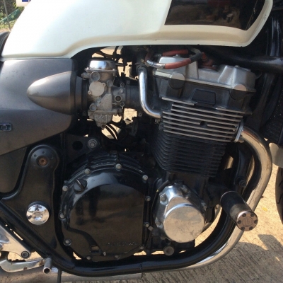 ธารนนทบุรี//ขาย honda cb1300 ปี2000 สวยเดิม ระบบไฟสมบูรณ์ ราคา125,000บาท อินวอยท์+ส.พ.ม สำเนา+พ.ร.บ