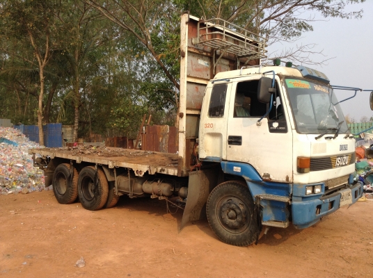 ขาย 10 ล้อเพลาเดียวพื้นเรียบ คัสซีหัวยาว วางหัว ROCKY เครื่อง EH700 168 HP เฟืองท้าย FUSO เบรคทิฟฟี่ พาวเวอร์ ทะเบียนพร้อมโอนครับ