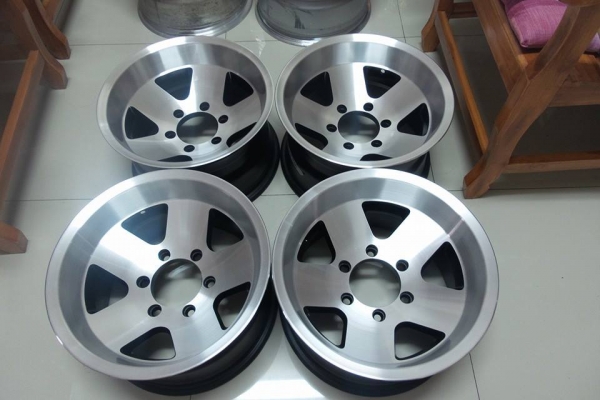 5ก้านแอ่น JRD Germany 15x8.5 ET-25 สีใหม่ ขอบหนา ไร้ซ่อม 8900บาท