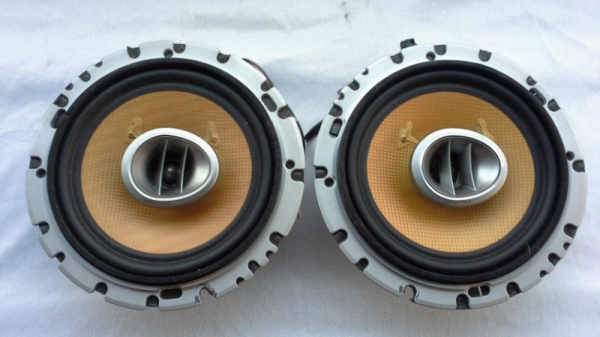 Pioneer 6" TS-J160AZN 120W แกนร่วมสองทาง มี capa