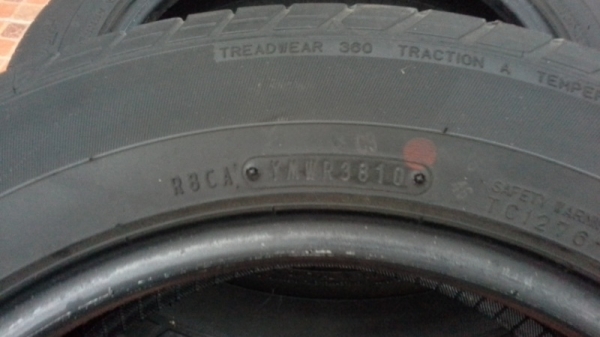 ขายยาง Dunlop 185 60 R15 ราคา 4 เส้น 1000 บาท