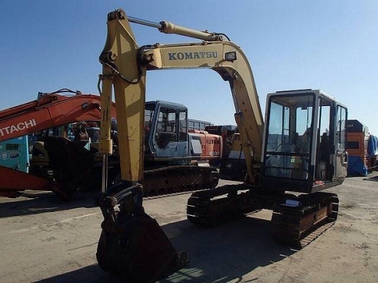 รถขุด Komatsu PC60-6 #31271 สินค้าถึงไทยกลางเดือนมีนาคมนี้ค่ะ