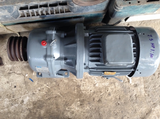 ขายมอเตอร์เกียร์ SKK 7.5 HP. 380 V อัตราทด 1:10 สภาพสวย พร้อมใช้งาน