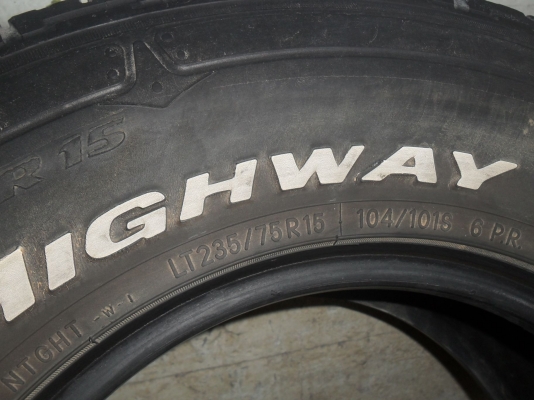 ยาง NITTO 235/75R15 ปี08 สวยๆ 1 คู่ ราคา 1700 บาท