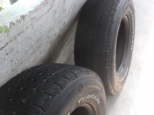 ยาง NITTO 235/75R15 ปี08 สวยๆ 1 คู่ ราคา 1700 บาท