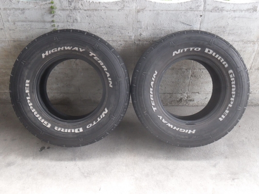 ยาง NITTO 235/75R15 ปี08 สวยๆ 1 คู่ ราคา 1700 บาท