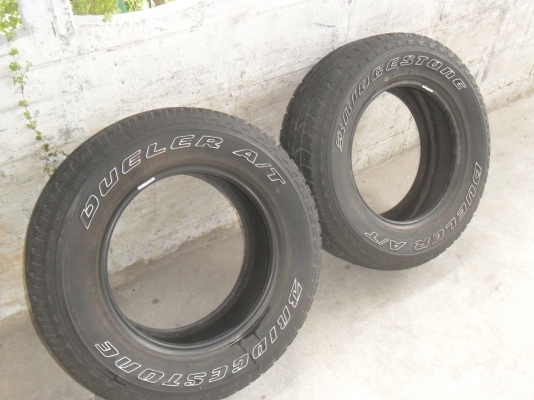ยาง BRIDGESTONE 225/70R16 สวยๆ 1 คู่ ราคา 800 บาท