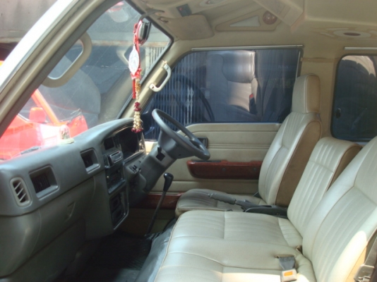 รถตู้หลังคาสูงครับ