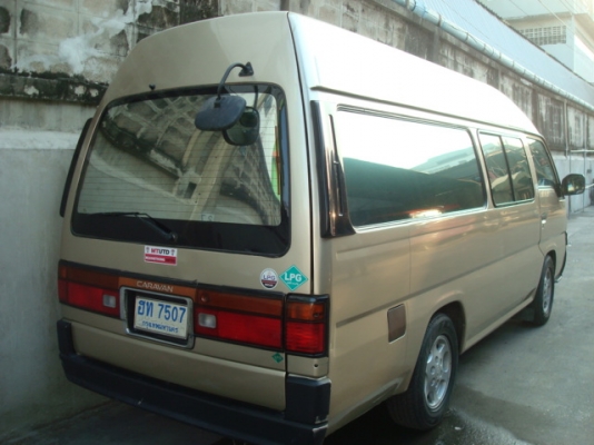 รถตู้หลังคาสูงครับ