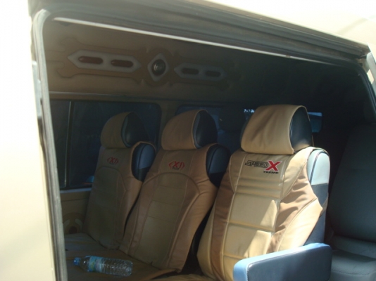 รถตู้หลังคาสูงครับ