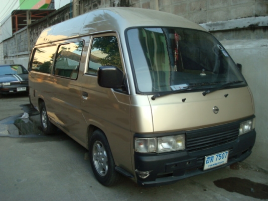 รถตู้หลังคาสูงครับ