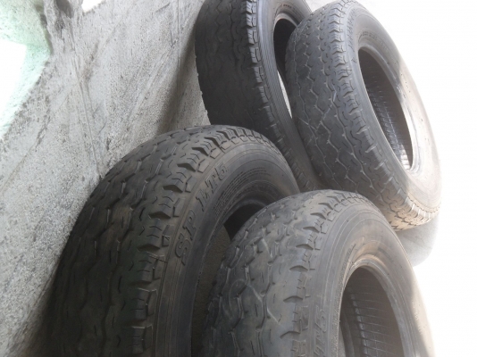 ยาง DUNLOP 195R15 ปี11 สวยๆ 4 เส้น ราคา 2200 บาท