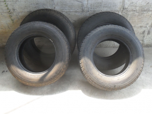 ยาง DUNLOP 195R15 ปี11 สวยๆ 4 เส้น ราคา 2200 บาท