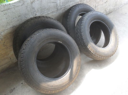 ยาง DUNLOP 195R15 ปี11 สวยๆ 4 เส้น ราคา 2200 บาท