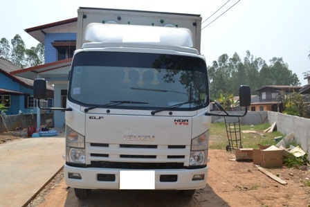 ขายด่วน รถบรรทุก 6 ล้อ ISUZU NQR 175 HP Year 2013