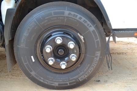 ขายด่วน รถบรรทุก 6 ล้อ ISUZU NQR 175 HP Year 2013